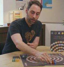 Daniel Finkel ThinkFun Prime Climb - Bordspel -spellen-voor-volwassenen Winkel 550x257 2