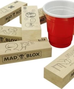 Mad Party Games MadBlox - Drankspel Drunken Tower Tipsy Tower Gezelschapsspel Voor Volwassenen - Stapeltoren Drank Spelletjes - 108 Originele Opdrachten - Met 10 Shot Cups - Eikenhout -spellen-voor-volwassenen Winkel 550x397 2