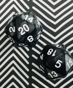 Merkloos Spel | 20-kantige Dobbelstenen | 2x | Zwart & Wit | Optellen En Aftrekken