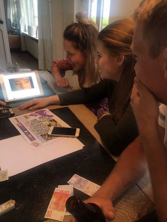 Speelement Back To The Escape! 80's & 90's Spel, De Escape Room Bij U Thuis 3 Speelement Back To The Escape! 80's & 90's Spel, De Escape Room Bij U Thuis - Afbeelding 3