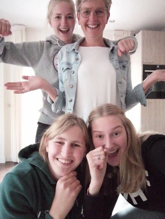 Speelement Back To The Escape! 80's & 90's Spel, De Escape Room Bij U Thuis 4 Speelement Back To The Escape! 80's & 90's Spel, De Escape Room Bij U Thuis - Afbeelding 4