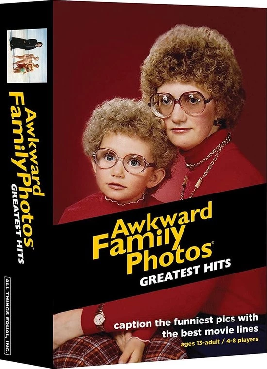VR Distribution Awkward Family Photos Greatest Hits Party & Kaartspel 1 VR Distribution Awkward Family Photos Greatest Hits Party & Kaartspel